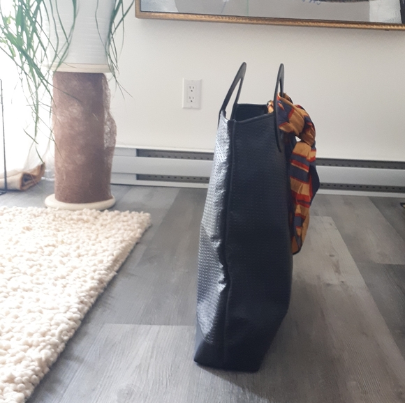 Vintage | Round Handle Tote Bag - Picture 3 of 16